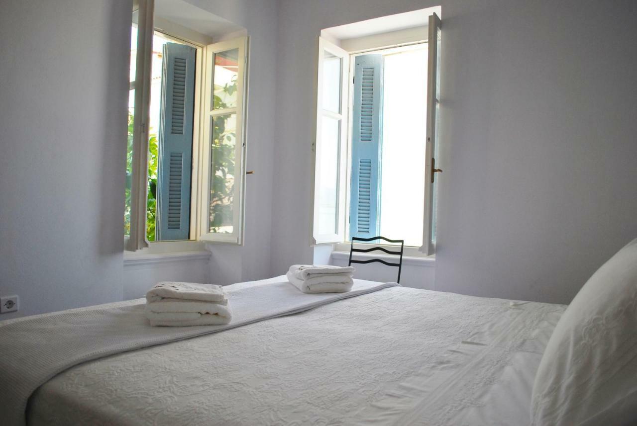 Villa "Pietra E Mare" Nafpaktos Екстериор снимка